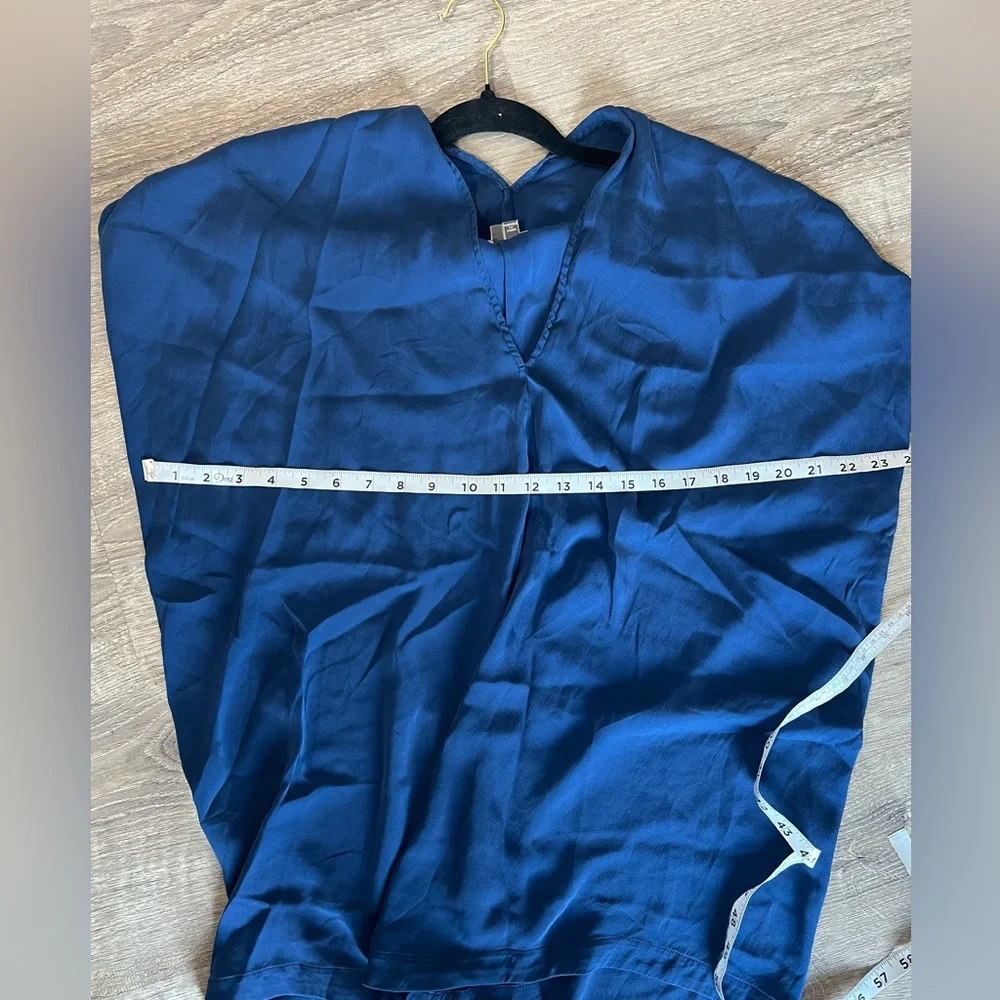Vince Silk Blue Women Top- Small‎ - Picture 4 of 6